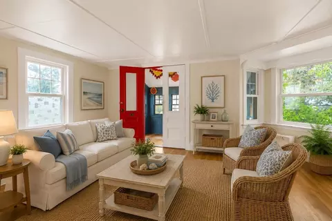 Living - 15 3rd St, Wareham, MA 02571 photo 1 of 1