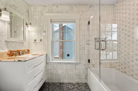 Bath - 22 Windsor Rd, Milton, MA 02186 photo 2 of 3