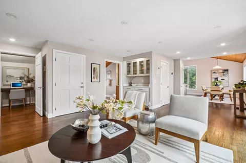 32 Farragut Ave #3, Somerville, MA 02144