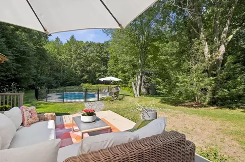 Exterior - 44 Beech Hill Rd, Exeter, NH 03833 photo 8 of 8