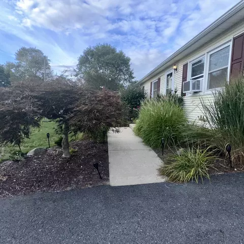 Exterior - 47 Thyme Ln, Springfield, MA 01129 photo 2 of 6