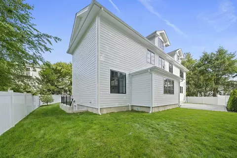 Exterior - 40 Bow Rd, Newton, MA 02459 photo 2 of 5