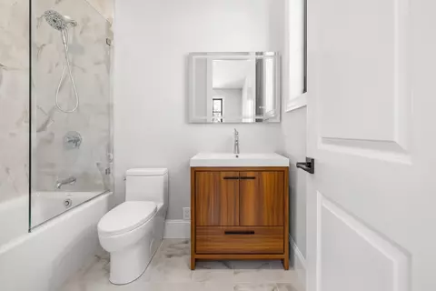 Bath - 40 Bow Rd, Newton, MA 02459 photo 4 of 4