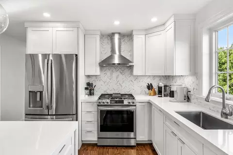 Kitchen - 22 Overlook Dr, Danvers, MA 01923 photo 2 of 3