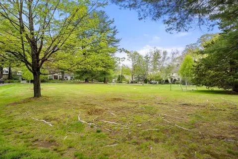Exterior - 41 Longmeadow Rd, Wellesley, MA 02482 photo 8 of 8