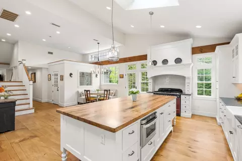 Kitchen - 41 Longmeadow Rd, Wellesley, MA 02482 photo 2 of 5