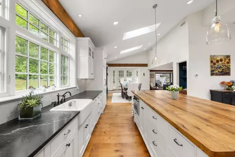 Kitchen - 41 Longmeadow Rd, Wellesley, MA 02482 photo 3 of 5
