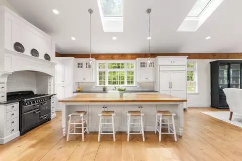 Kitchen - 41 Longmeadow Rd, Wellesley, MA 02482 photo 1 of 5