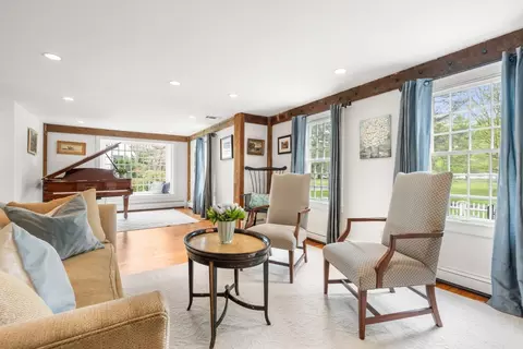 Living - 41 Longmeadow Rd, Wellesley, MA 02482 photo 2 of 4