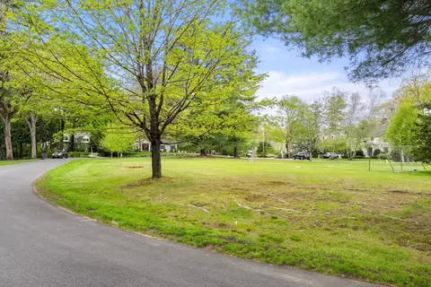 Exterior - 41 Longmeadow Rd, Wellesley, MA 02482 photo 7 of 8