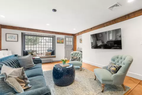 Living - 41 Longmeadow Rd, Wellesley, MA 02482 photo 3 of 4