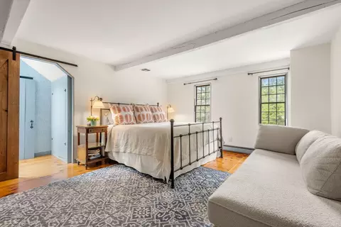 Bedroom - 41 Longmeadow Rd, Wellesley, MA 02482 photo 2 of 5