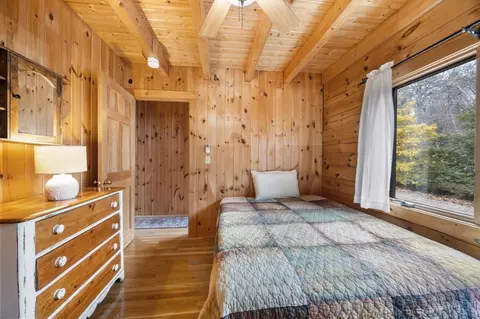 Bedroom - 119 Valley Bars Rd, Bourne, MA 02532 photo 3 of 4