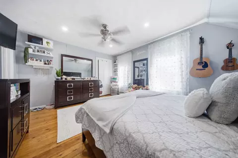 Bedroom - 26 Acacia St, Gloucester, MA 01930 photo 7 of 8