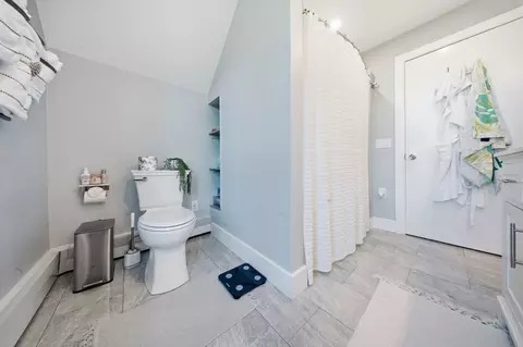 Bath - 26 Acacia St, Gloucester, MA 01930 photo 1 of 7