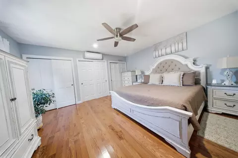 Bedroom - 26 Acacia St, Gloucester, MA 01930 photo 2 of 8