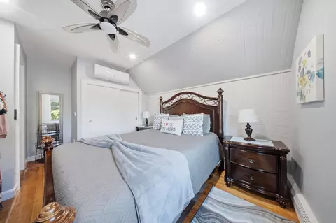 Bedroom - 26 Acacia St, Gloucester, MA 01930 photo 5 of 8