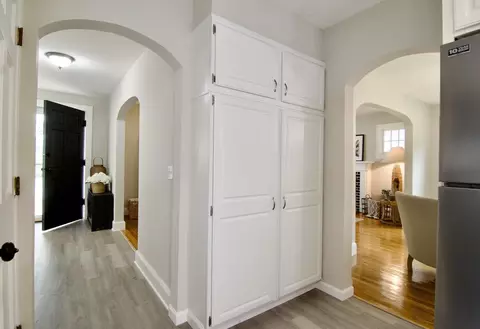 Entry Way - 25 Webber St, Springfield, MA 01108 photo 4 of 6