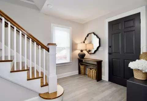 Entry Way - 25 Webber St, Springfield, MA 01108 photo 1 of 6