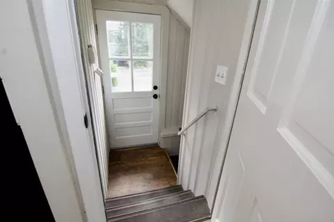 Entry Way - 25 Webber St, Springfield, MA 01108 photo 6 of 6