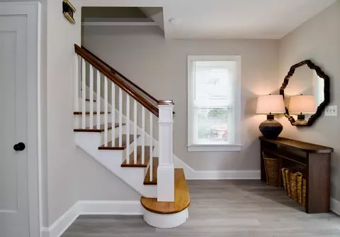 Entry Way - 25 Webber St, Springfield, MA 01108 photo 3 of 6