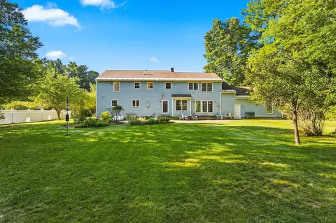 Exterior - 14 King Philip Path, Mendon, MA 01756 photo 4 of 6