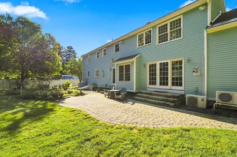 Exterior - 14 King Philip Path, Mendon, MA 01756 photo 3 of 6