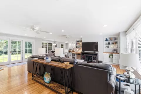 Living - 14 King Philip Path, Mendon, MA 01756 photo 3 of 3