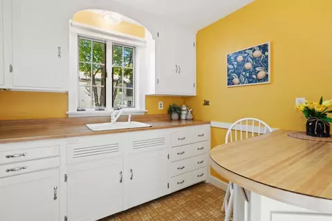 Kitchen - 4 Stanton Rd, Stoneham, MA 02180 photo 4 of 5