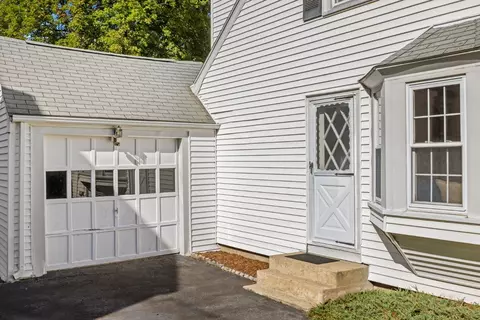 Exterior - 4 Stanton Rd, Stoneham, MA 02180 photo 4 of 8