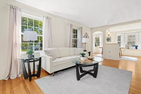 Living - 4 Stanton Rd, Stoneham, MA 02180 photo 2 of 5