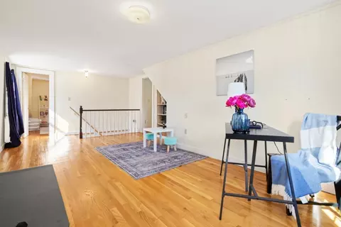 Entry Way - 4 Stanton Rd, Stoneham, MA 02180 photo 2 of 2