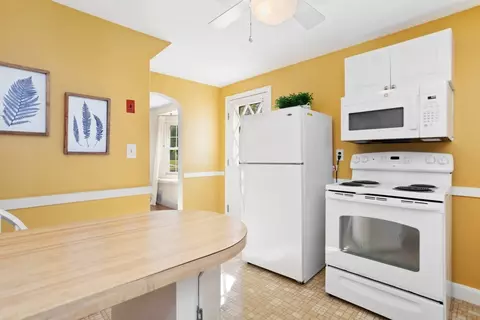 Kitchen - 4 Stanton Rd, Stoneham, MA 02180 photo 3 of 5