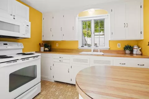 Kitchen - 4 Stanton Rd, Stoneham, MA 02180 photo 5 of 5