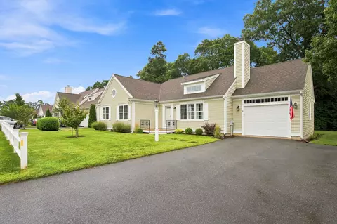 Exterior - 40 Settlers Ln, Hyannis, MA 02601 photo 3 of 10