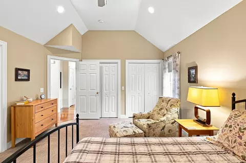 Bedroom - 40 Settlers Ln, Hyannis, MA 02601 photo 2 of 3
