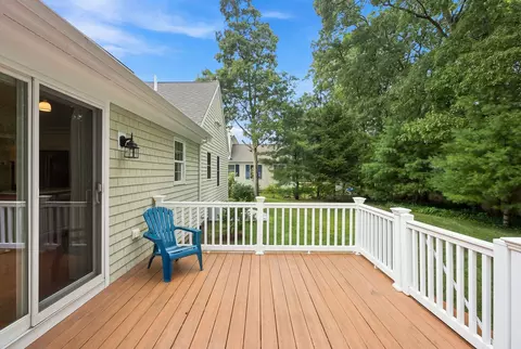 Exterior - 40 Settlers Ln, Hyannis, MA 02601 photo 9 of 10