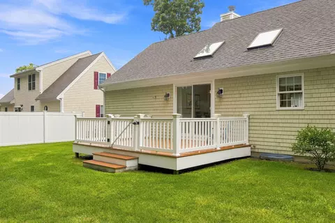 Exterior - 40 Settlers Ln, Hyannis, MA 02601 photo 8 of 10