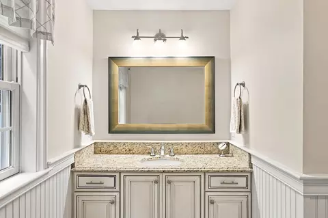 Bath - 40 Settlers Ln, Hyannis, MA 02601 photo 5 of 5