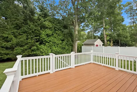 Exterior - 40 Settlers Ln, Hyannis, MA 02601 photo 10 of 10