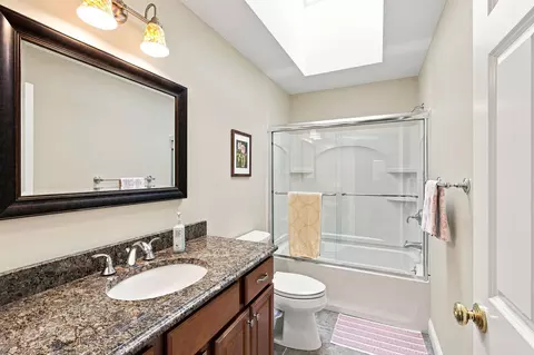 Bath - 40 Settlers Ln, Hyannis, MA 02601 photo 1 of 5