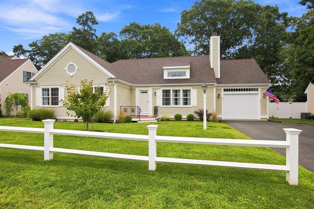 40 Settlers Ln, Hyannis, MA 02601