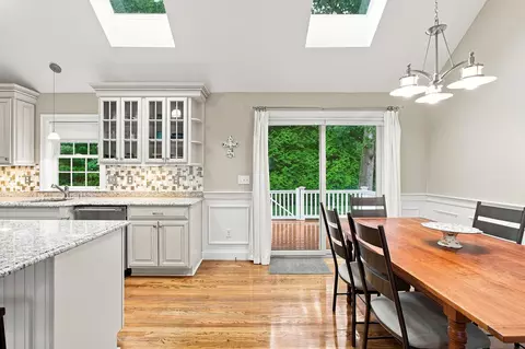 Dining - 40 Settlers Ln, Hyannis, MA 02601 photo 1 of 4