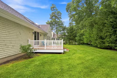 Exterior - 40 Settlers Ln, Hyannis, MA 02601 photo 7 of 10