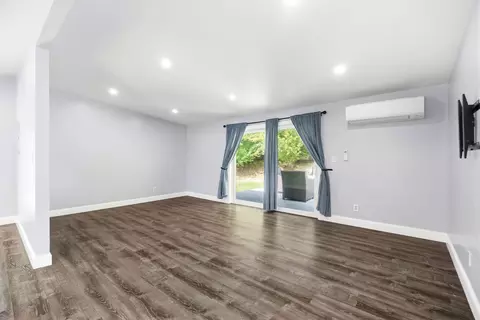 Living - 23 Joseph Rd, Framingham, MA 01701 photo 5 of 10