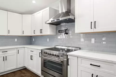 Kitchen - 23 Joseph Rd, Framingham, MA 01701 photo 8 of 9