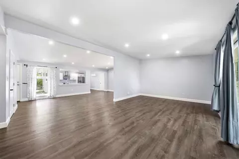 Living - 23 Joseph Rd, Framingham, MA 01701 photo 7 of 10