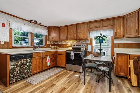 Kitchen - 419 Harvard Ave, Athol, MA 01331 photo 1 of 3