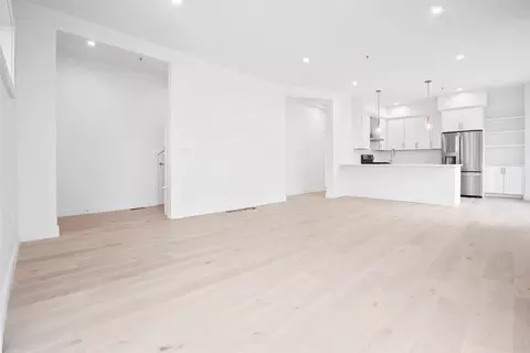 Living - 197 Vine St, Everett, MA 02149 photo 1 of 1