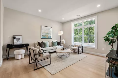 7 Cross St #102U, Wilmington, MA 01887